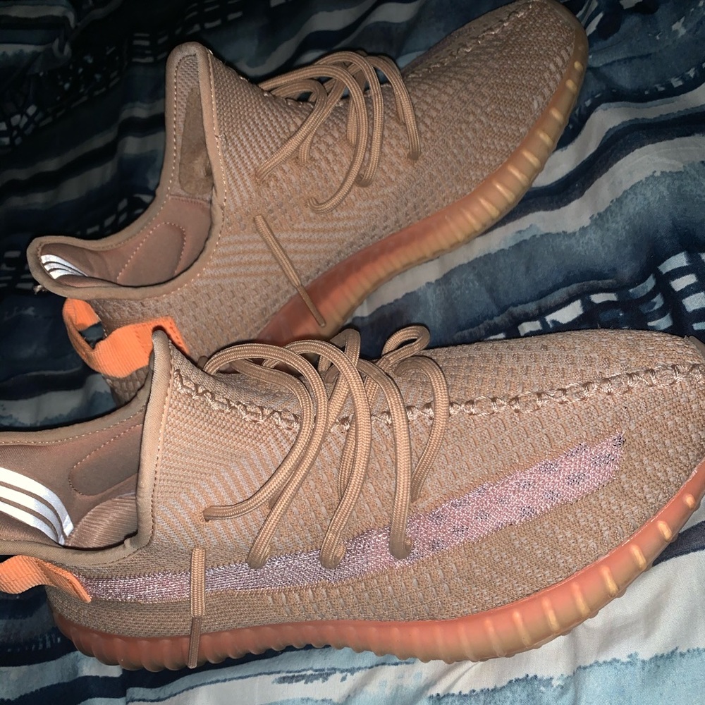Yeezy 350 v2 Clay